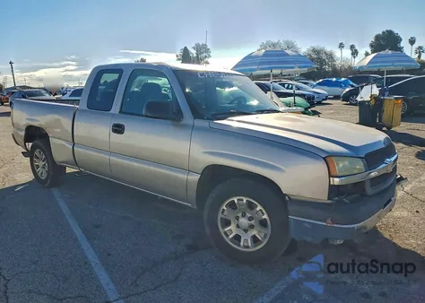 2005 Chevrolet Silverado C1500 z USA, uszkodzony, nr VIN 1GCEC19V05Z276215